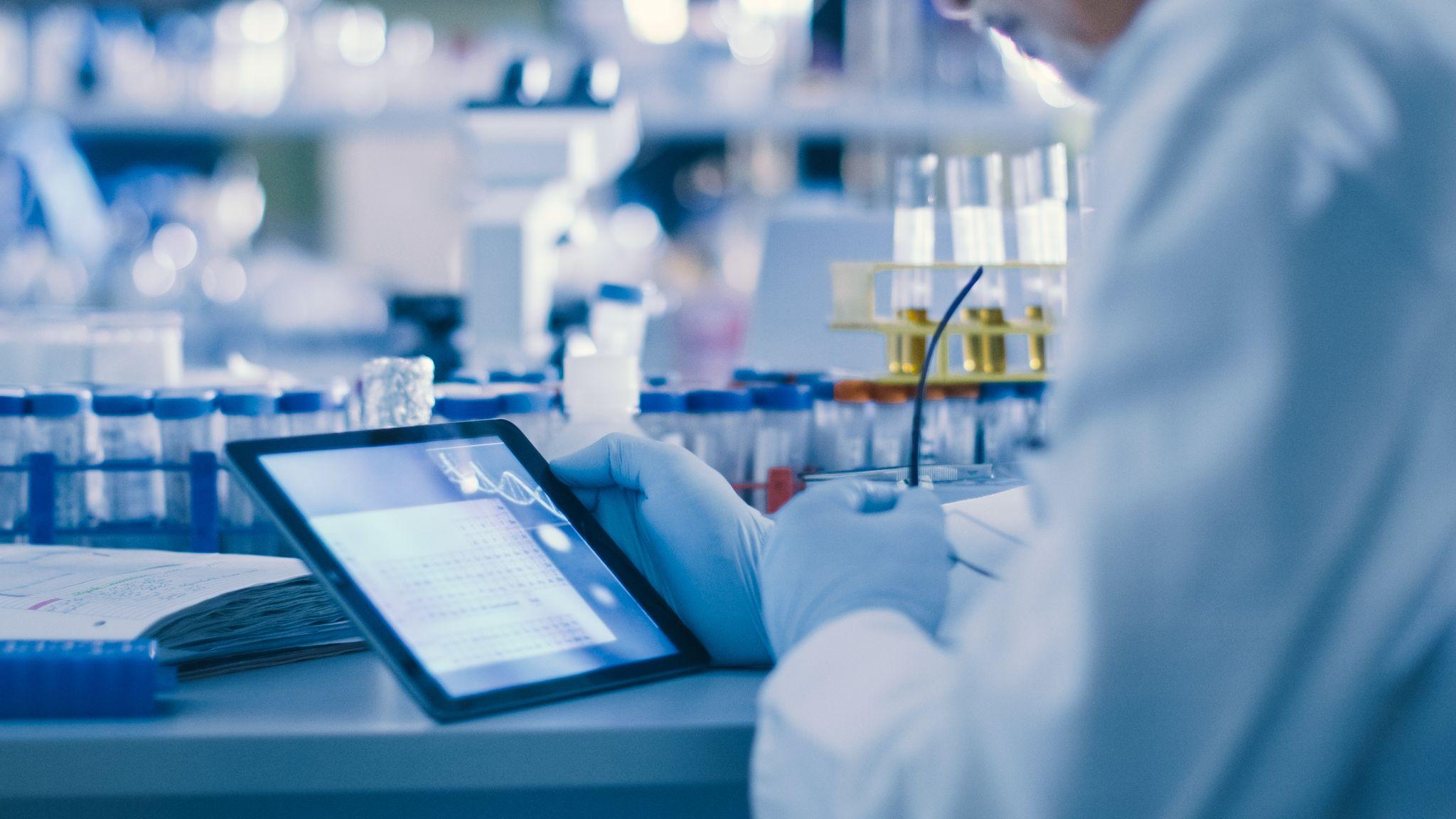 Leading medical research university partners with Toptal for efficient administration of cancer research trials.