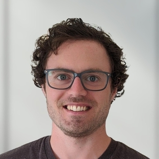 Jake Thomas, Freelance Snowflake Engineer.
