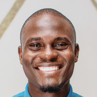 Olayanju Idris, Senior Canva Designer for Hire.