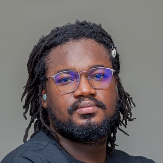 Osamudiamen Imasuen, Senior fintech Designer for Hire.