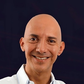 Edwin Villacis, Expert prompt engineering Programmer for Hire.