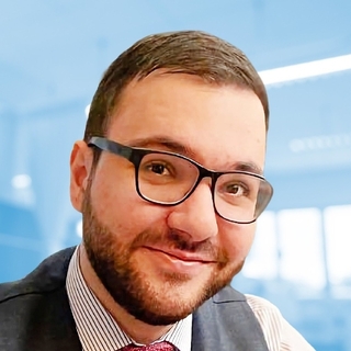 Erik Arakelyan, Freelance CouchDB Engineer.