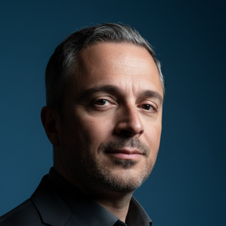 Akis Apostoliadis, Expert design Designer for Hire.