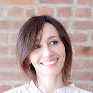 Laura Casinelli, Independent economic development Expert.