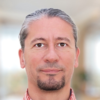 Levi Csanyi, Expert Tableau Designer for Hire.