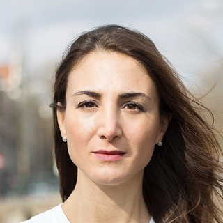 Leticia Bordoni, Top fractional COO Professional.