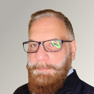 Farooq Agha, Senior Crystal Reports Programmer and Consultant.