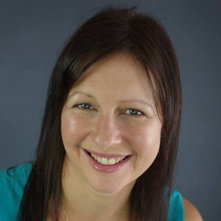 Miriam Hoolahan, Freelance AI ethics Professional.