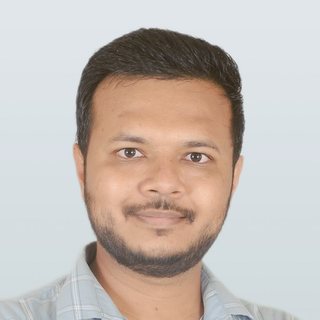 Yagnik Sangani, Freelance plaid API Engineer.