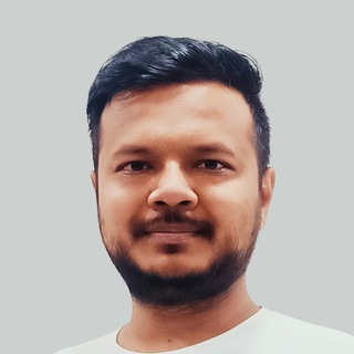 Yagnik Sangani, Freelance plaid API Engineer.