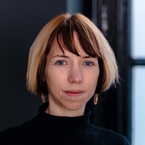 Emma Davis, Product Manager in London, United Kingdom