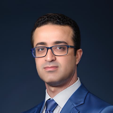 Achraf Ayadi, Management Consultant in Paris, France