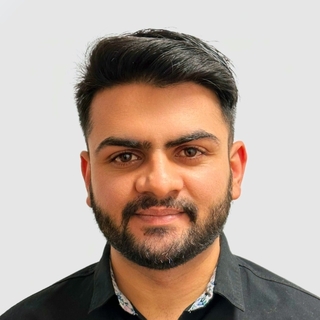 Malik Ali, Accomplished SaaS Designer.