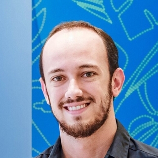 Julio Lacerda, Brand Management Analyst.
