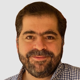 Felipe Garces, community management Creator.