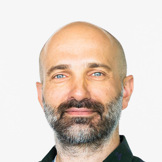 Nikola Vukasinovic, Senior fintech Designer.