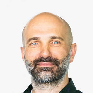 Nikola Vukasinovic, Senior fintech Designer.