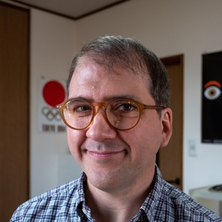 Brett Calzada, Senior UI Designer for Hire.