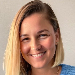 Holly Hale, link building Creator.