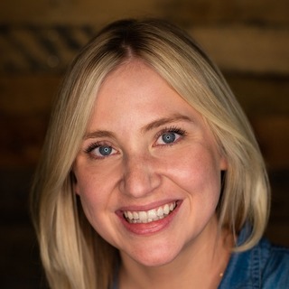 Katrina Ward, Instagram marketing Copywriter.