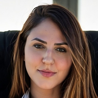 Carol Ferraz, link building Creator.