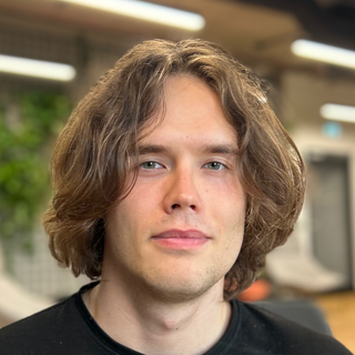 Dmytro Babych, Freelance Plotly Programmer for Hire.
