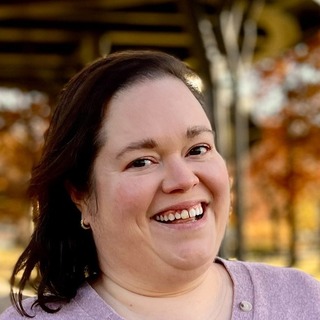 Tara Bellucci, article rewriting Consultant.