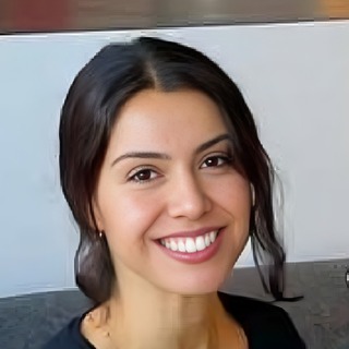 Kimia Kalbasi, copywriting Marketer.