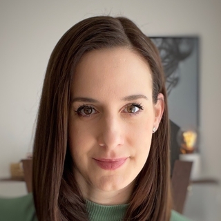 Kata Török-Pál, LinkedIn campaign Expert.