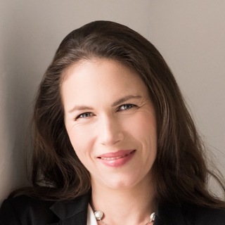 Alexandra Phillips, Business Expert.