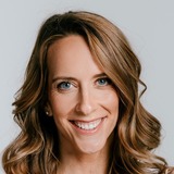 Laura Madden, YouTube Copywriter.