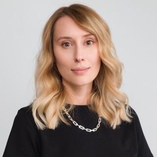 Julia Ulida, content strategy Copywriter.