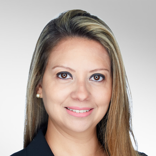 Talita Videira Veltin, digital marketing Executive.