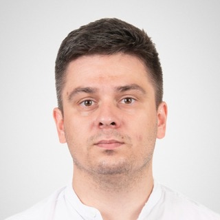 Nazar Kozak, Freelance iOS Engineer.