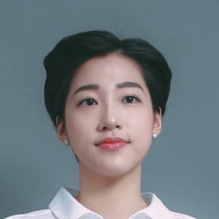 Kristine Joh, B2B Marketing Strategy Analyst.