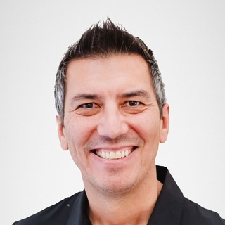 Eugen Ilie, affiliate marketing Specialist.