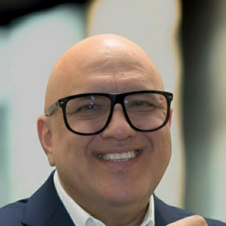 Fernando Pérez, outsourced Coder.