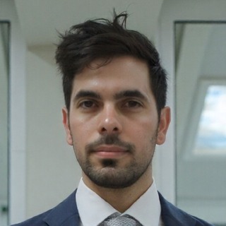Valentino Laz, AI video Design Freelancer.