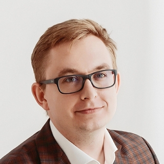 Roman Bartusiak, Senior Play Framework Programmer and Consultant.