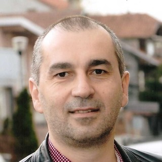 Milos Donovic, Freelance AI Evaluation Developer for Hire.