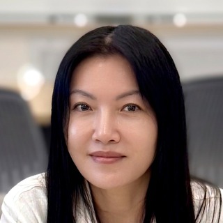 Iris Li, Axure Design Freelancer.
