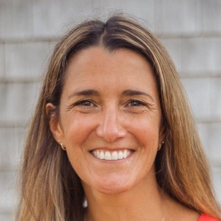 Kelli Novotny, Top AI UX Designer.