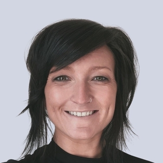 Liz Young, WooCommerce Design Freelancer.