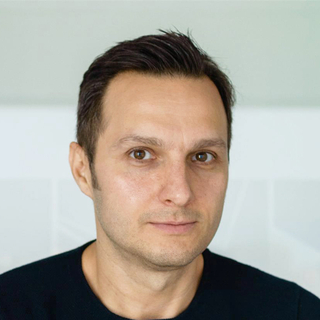 Paul Popa, Storytelling Design Freelancer.