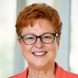 Laurie Harvey, Top business analytics Product Management Freelancer.