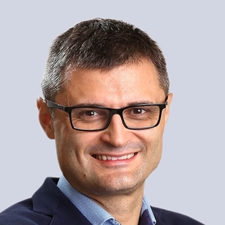 Dalibor Pajic, Freelance financial reporting Professional.