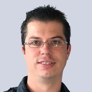 Riaan van der Linde, Accomplished mobile app Freelancer.