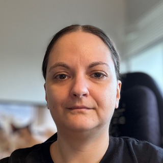 Oana Goge, Freelance Vector Database Programmer for Hire.