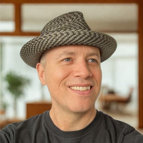 Paul Shellooe, Designer in Lisbon, Portugal