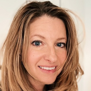 Christine Esoldo, Expert Blog Designer for Hire.